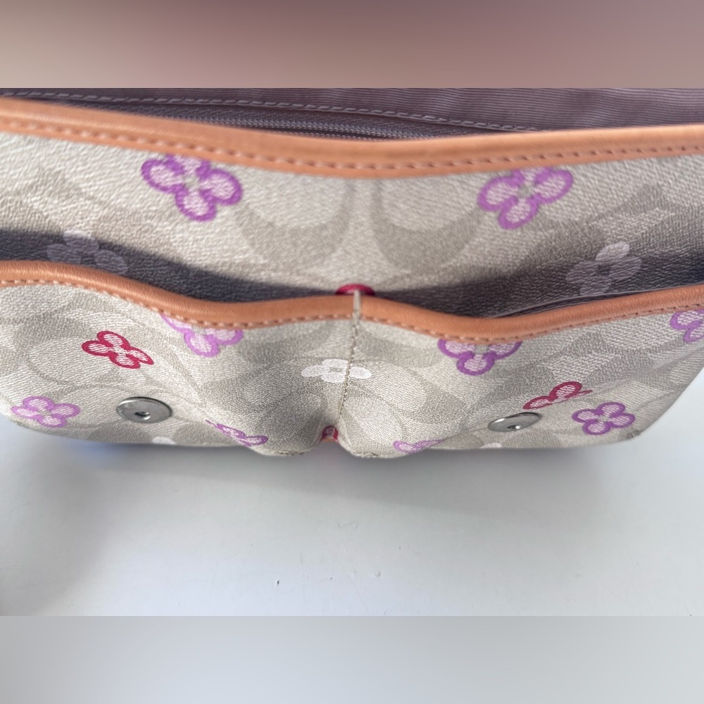 Coach Peyton Signature Clover Field Messenger Bag Crossbody Purse Bag - Picture 6 of 14